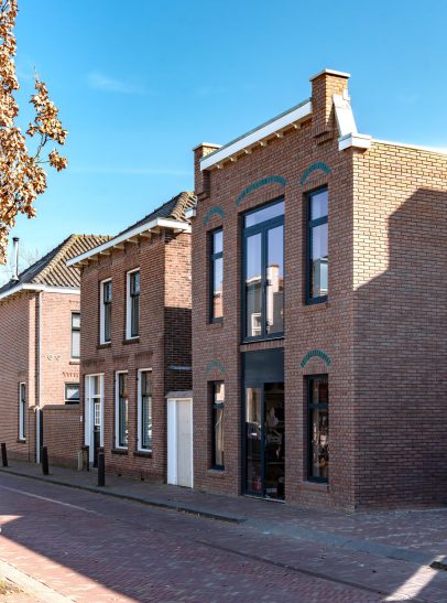 Karakteristieke woning in het centrum van Bodegraven – Charmante, traditioneel gebouwde woning met een gezellige voortuin, gelegen in het historische centrum van Bodegraven.