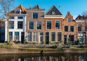 buying agent leiden netherlands